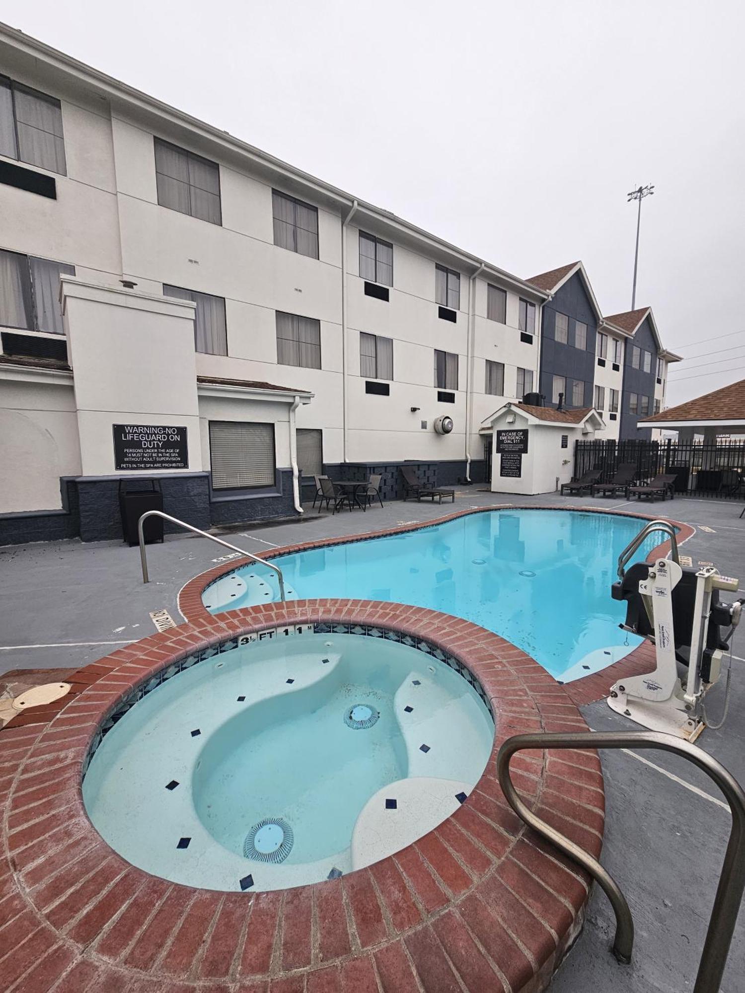 Candlewood Suites Stafford Houston Exterior photo