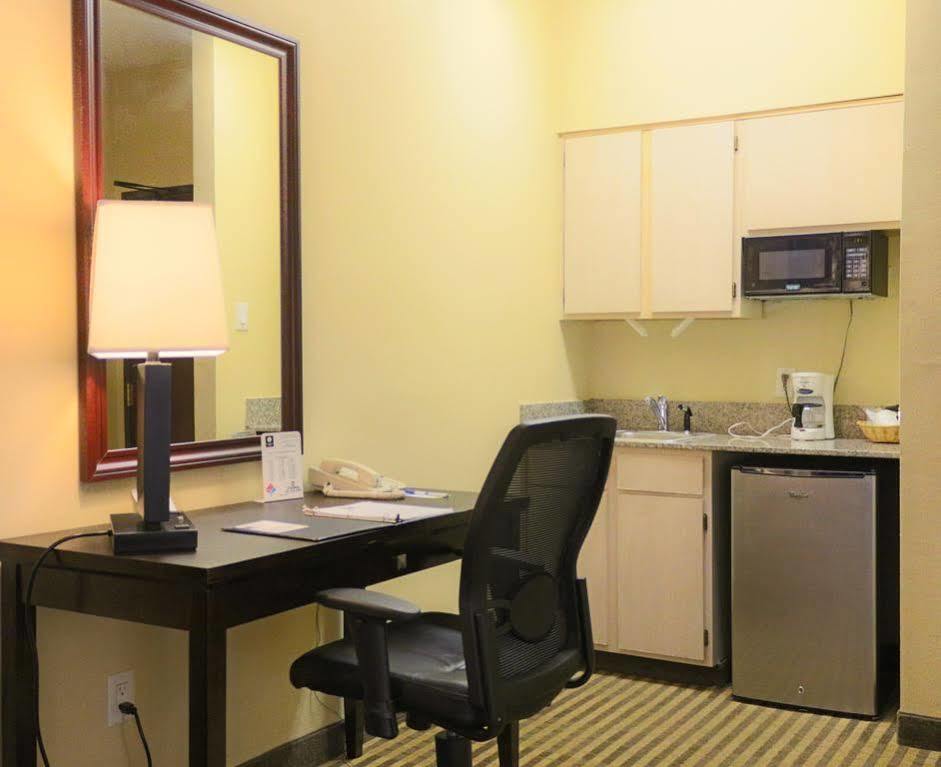 Candlewood Suites Stafford Houston Exterior photo